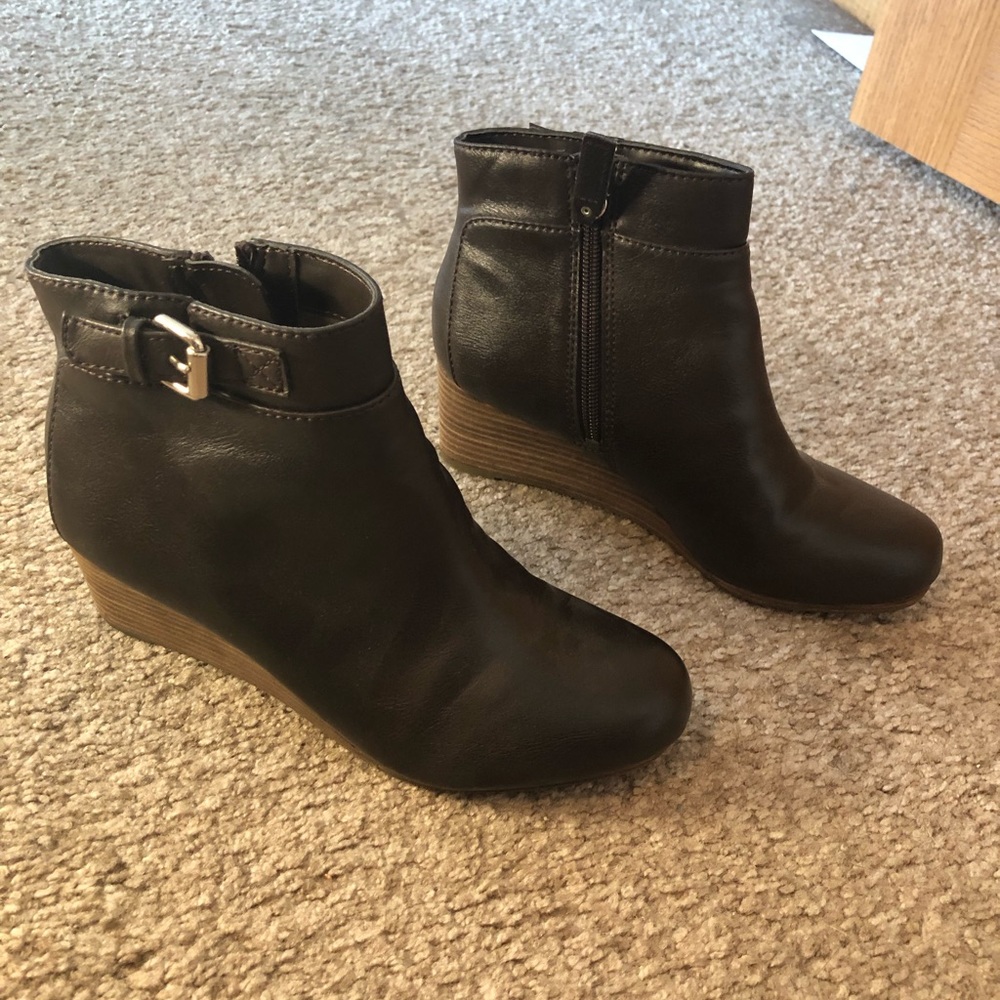 Dr Scholls wedge booties!